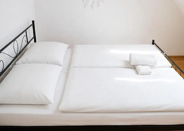 Cozy Furnished With Terrace Floor In